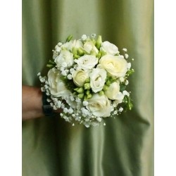 Ramo de Rosas e Flores Brancas